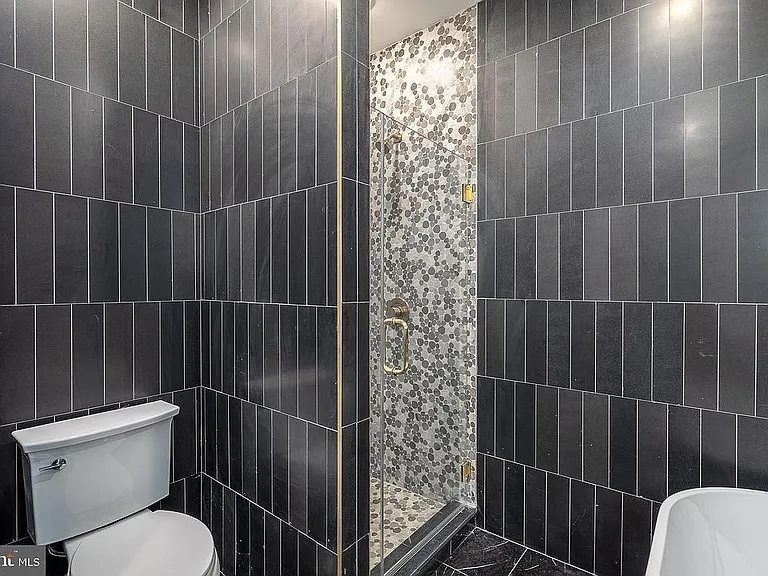 Master Bath Photo 3
