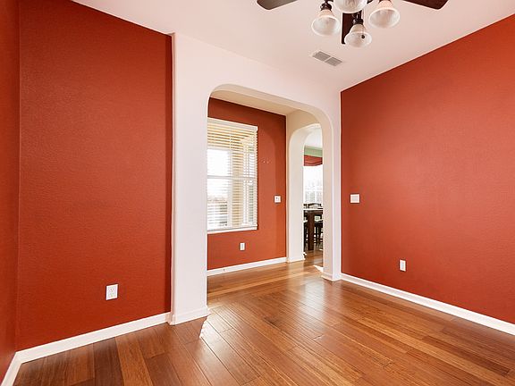 5th image of 1084 Zanes Dr