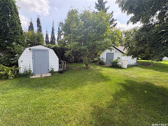 5th image of 511 Road AVENUE E