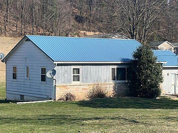 3rd image of 678 Pleasant Valley Rd
