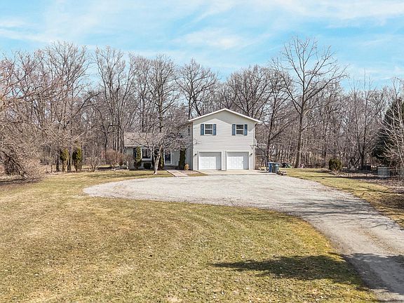 4th image of 2190 Carleton Ave