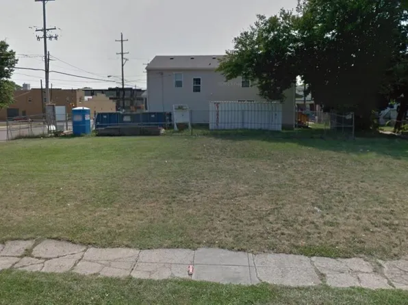 810 E 9th St, Chester, PA 19013