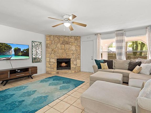 5th image of 502 Honeysuckle Dr