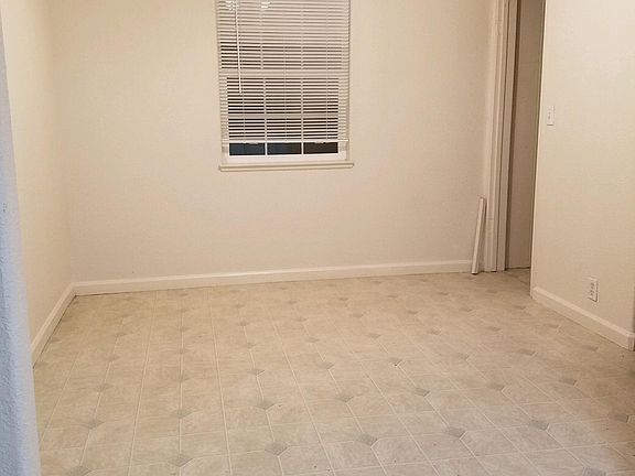 2nd image of 3405 Ivy St