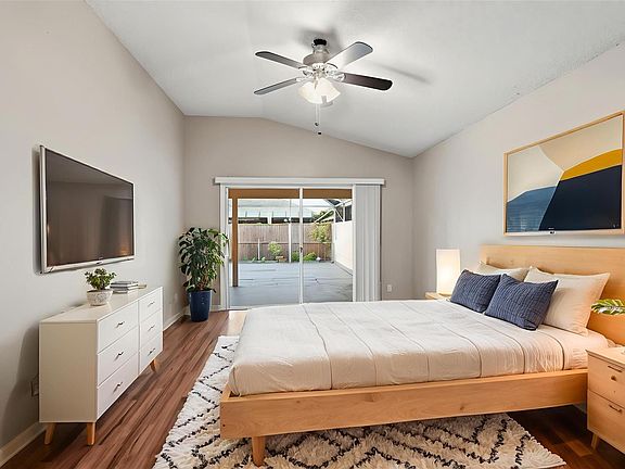 4th image of 13297 Emerald View Court
