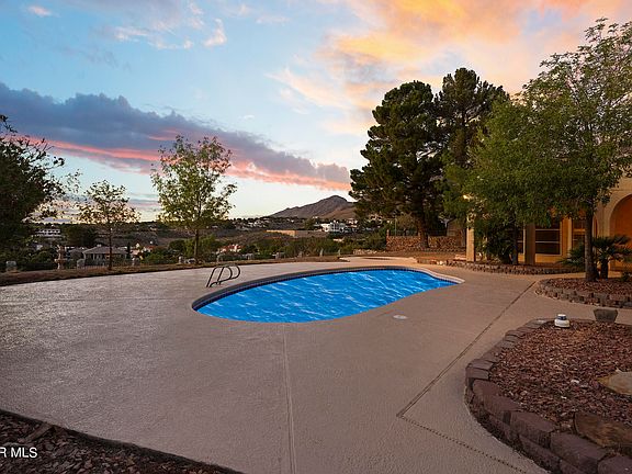 4th image of 653 Skydale Dr