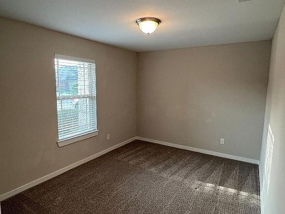 3rd image of 218 Sintra Lake Way