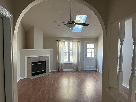 2nd image of 216 Westview Dr