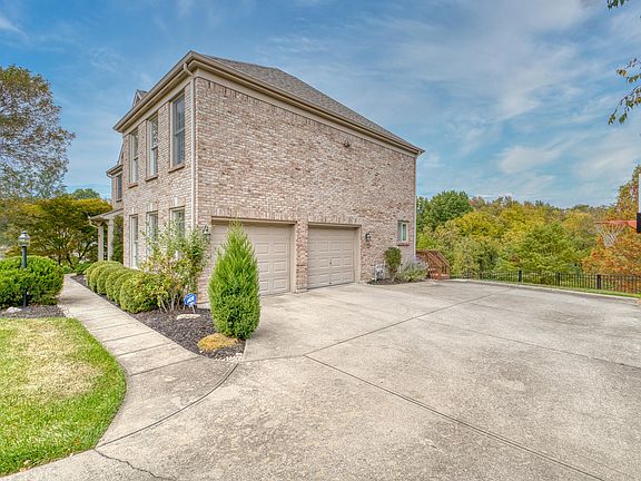2nd image of 3025 Prestwicke Dr