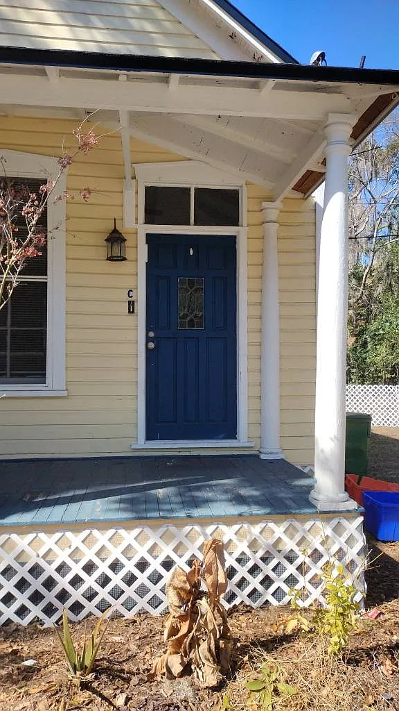 722 NE 2nd Street - B — Photo 4