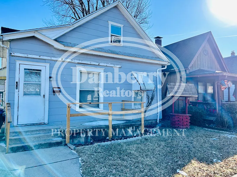 351 Plymouth St photo 1