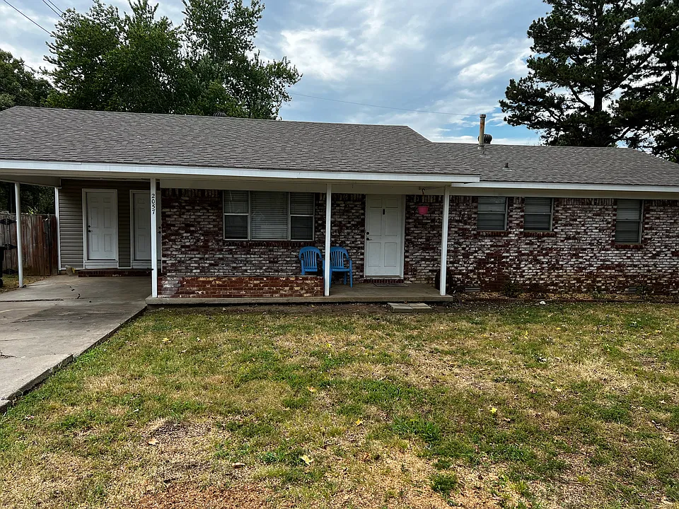 2057 S Cline Ave