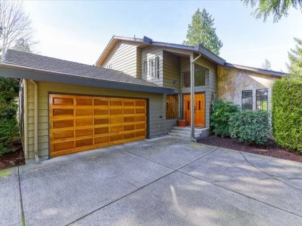 943 50b St, Delta, BC V4M 2V8