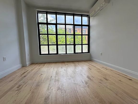 5th image of 564 Saint Johns Pl #223