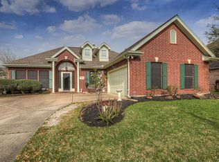 1807 Oak Cluster Cir, Pearland, TX 77581