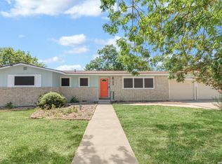 827 W MERRIWEATHER ST, New Braunfels, TX 78130