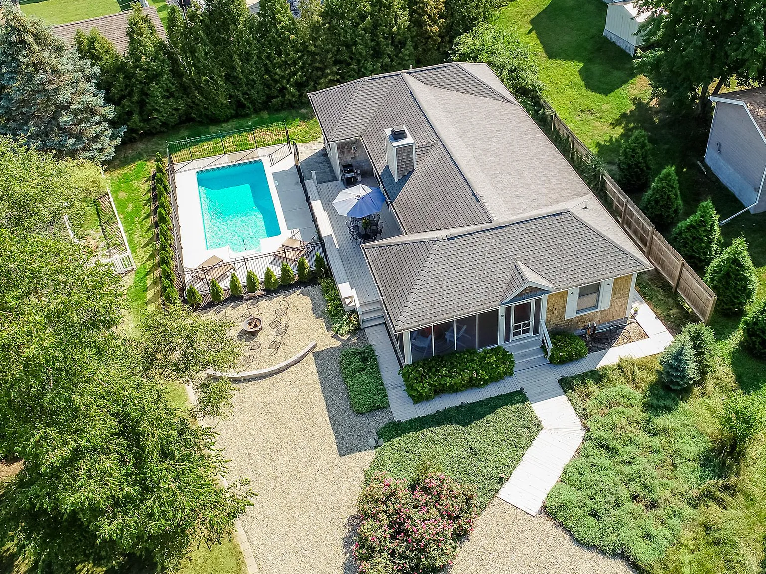 315 Creek Dr — Photo 1