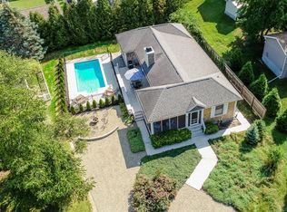 315 Creek Dr, New Buffalo, MI 49117