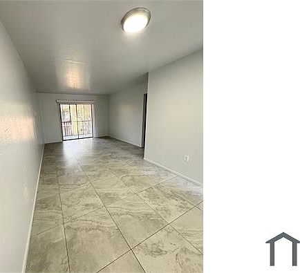 3rd image of 2700 Park Windsor Dr #402