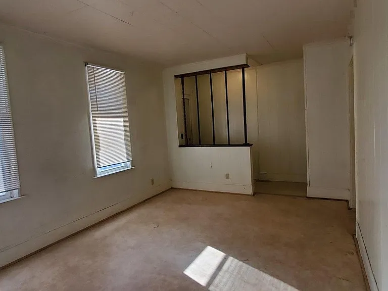 1169 Reaney Ave — Photo 8