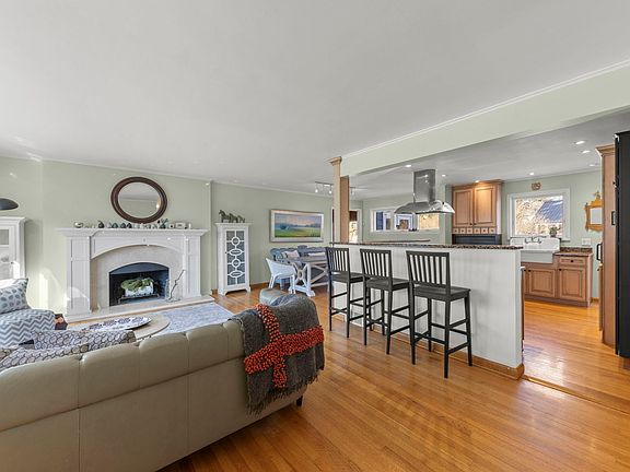 2nd image of 303 Cumnor Ave