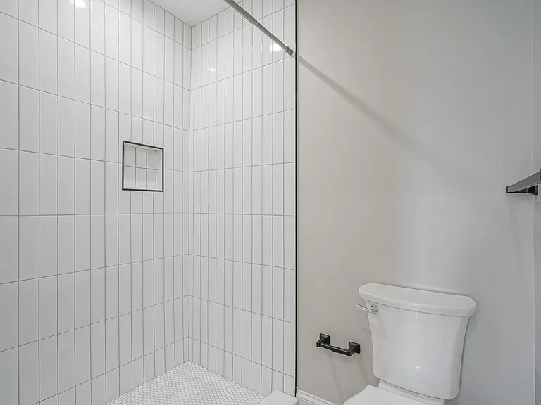 1539 S Wilton St — Photo 22