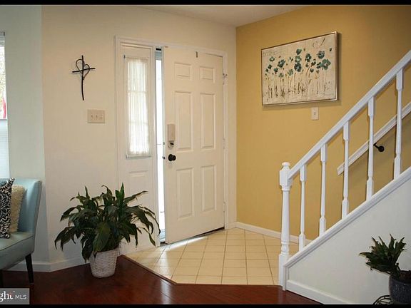 4th image of 61 Greenridge Cir