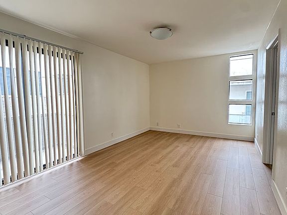 3rd image of 2121 Beloit Ave APT 306