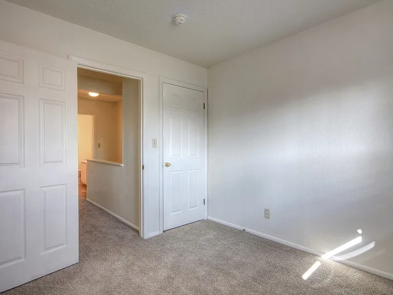 1801 W John St — Photo 6