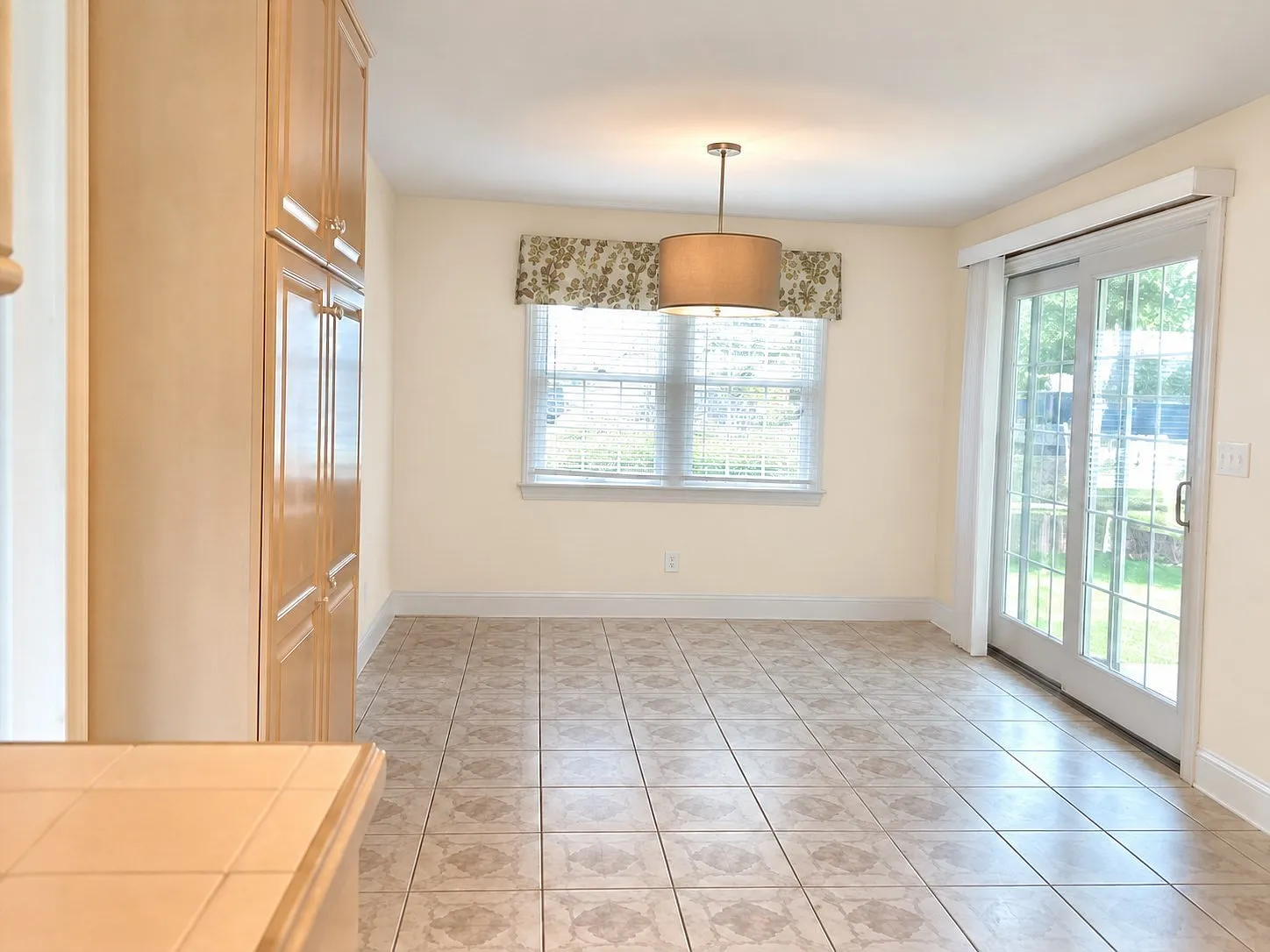 2 bed, 2.0 bath, 1110 sqft, $3,400 — Photo 4