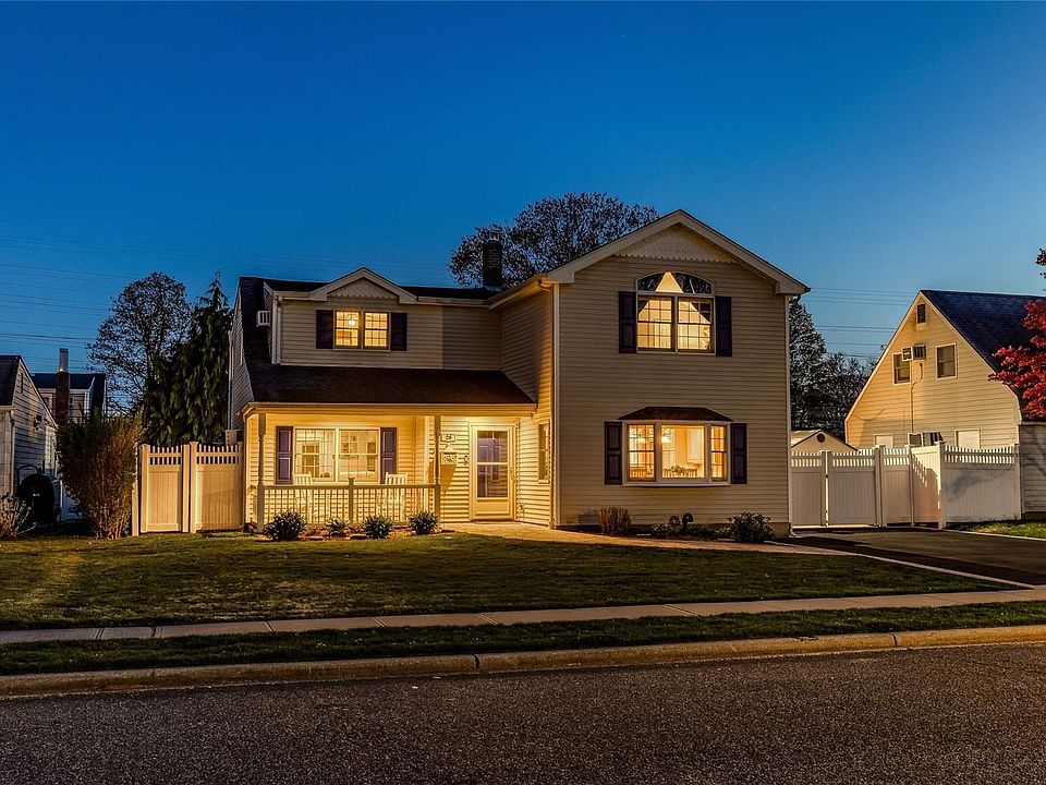 1st image of 26 Clover Lane