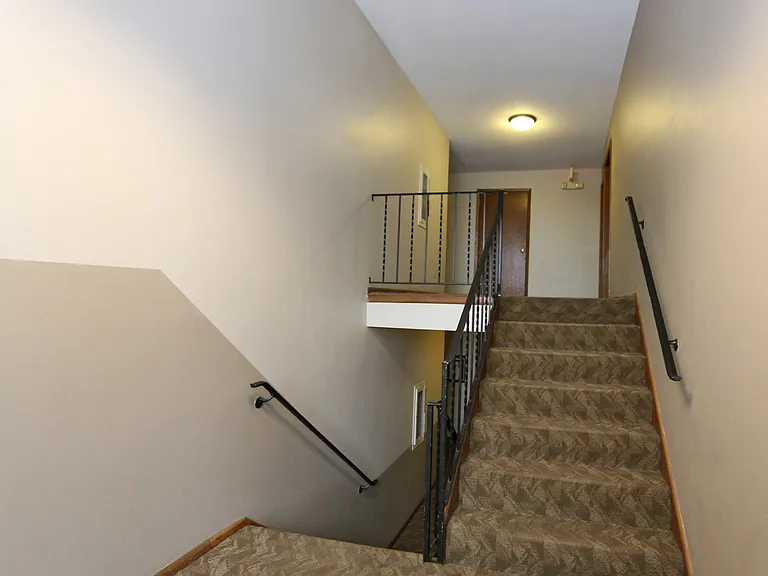 Apache Manor Apartments — Photo 34