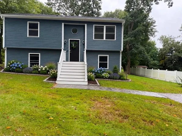 215 Canal St, Westerly, RI 02891