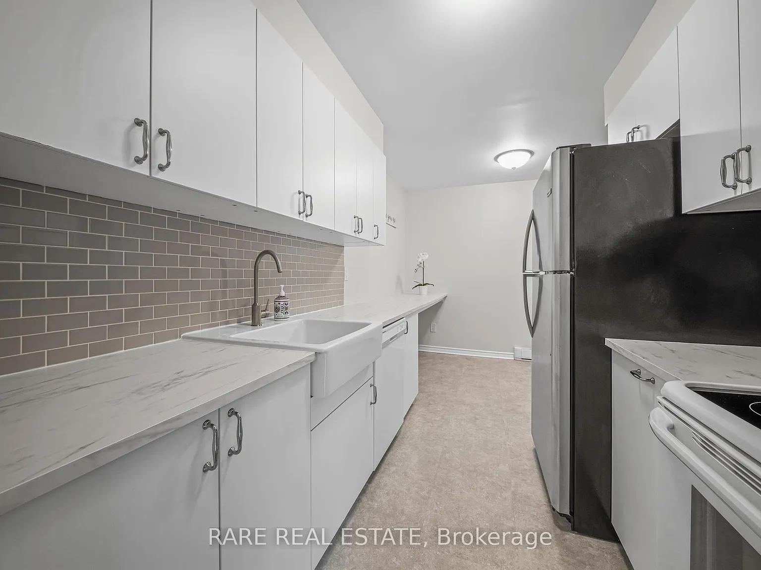 3 bed, $2,700 — Photo 2