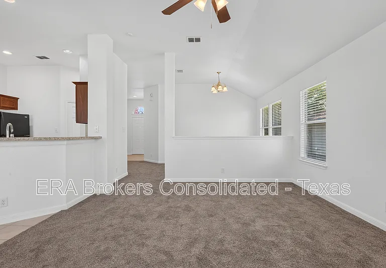 7703 Brisbane Bnd — Photo 7