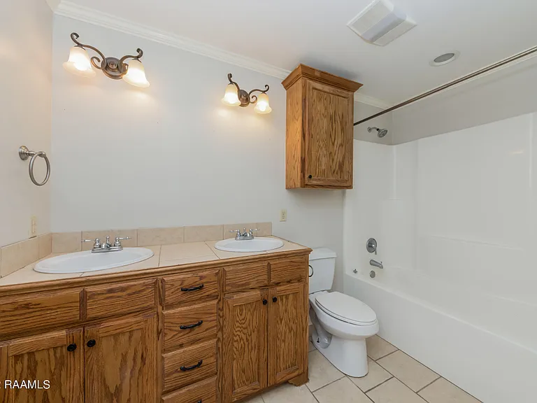 1029A Gary Dr — Photo 4