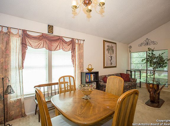 4th image of 3531 Oakfort St