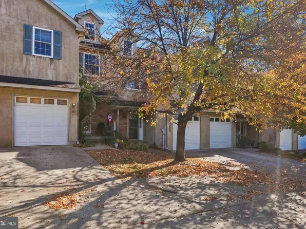 1017 Ford St, Bridgeport, PA 19405