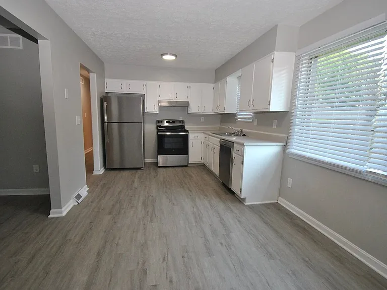 6711 El Rancho Rd — Photo 9