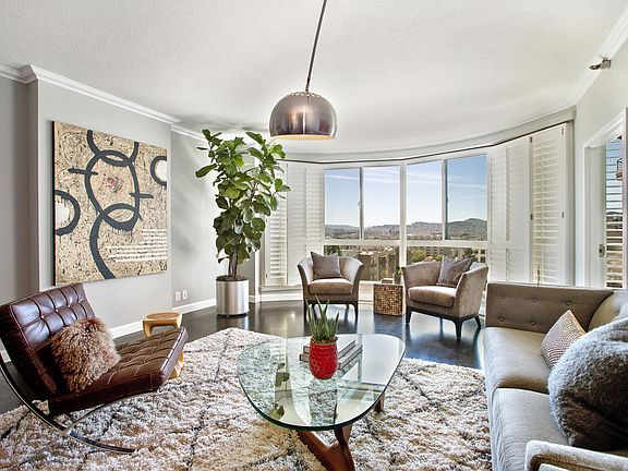 4th image of 300 3rd St APT 1107