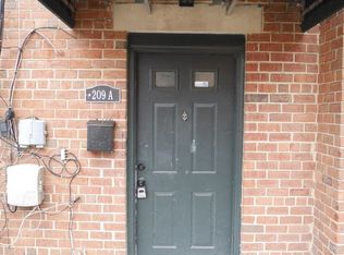 305 Dawson Ave APT A, Rockville, MD 20850