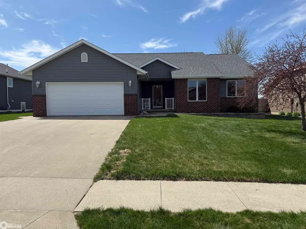 521 Summit Dr, Carroll, IA 51401