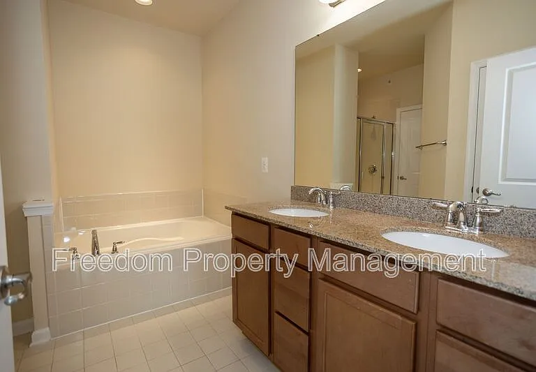 7408 Brunson Cir — Photo 35