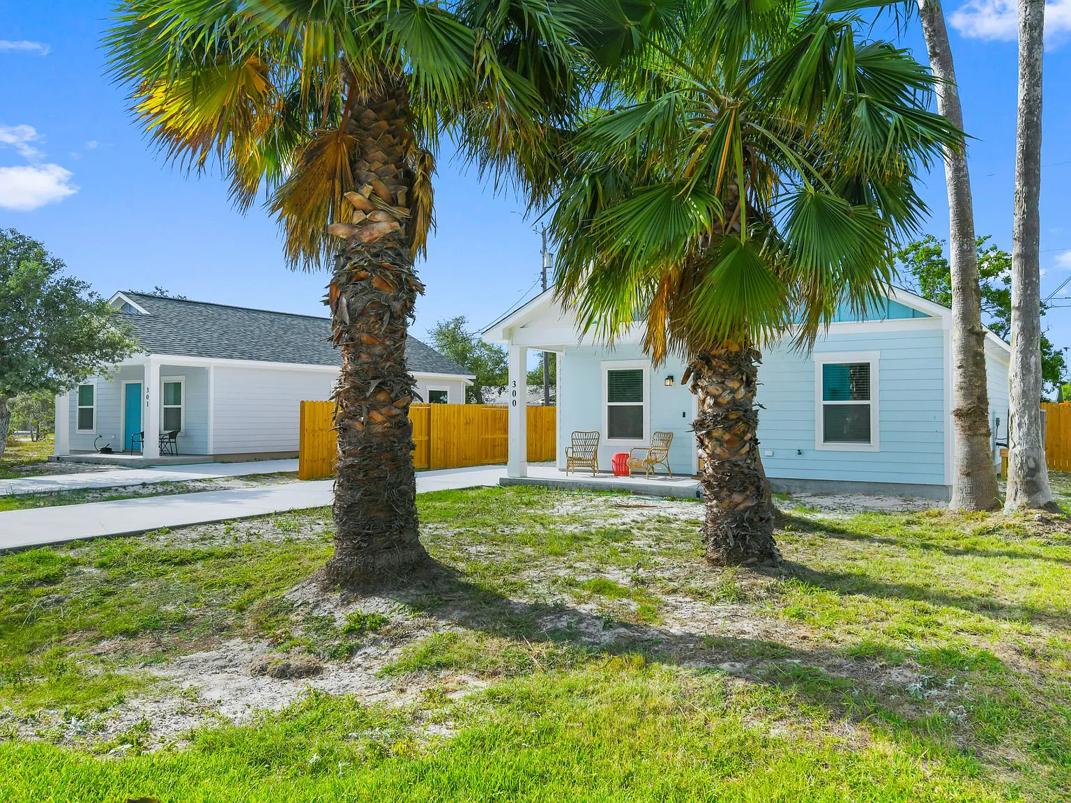 2 bed, 988 sqft, $1,800 — Photo 1
