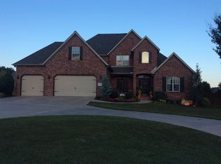 1440 S Maestri Rd, Springdale, AR 72762