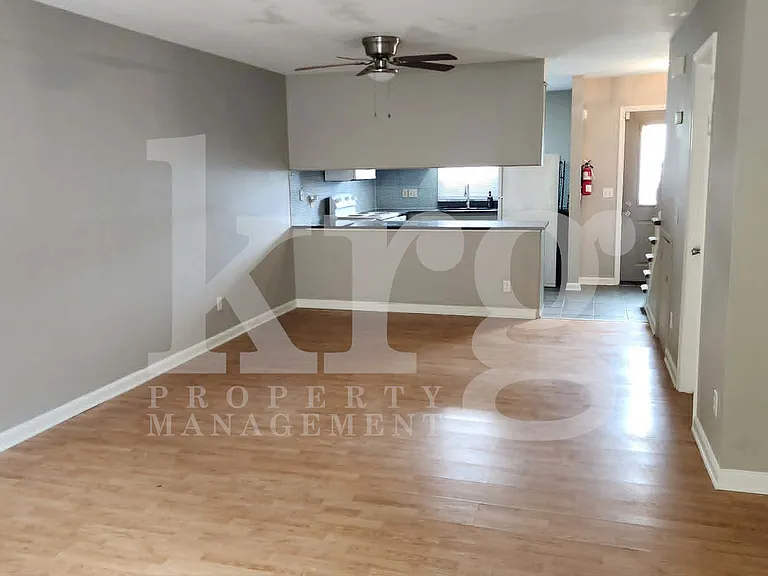 521 Tate St — Photo 2