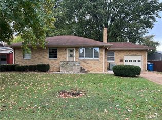 3805 Fairoaks Dr, Granite City, IL 62040
