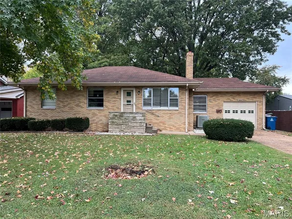 3805 Fairoaks Dr, Granite City, IL 62040