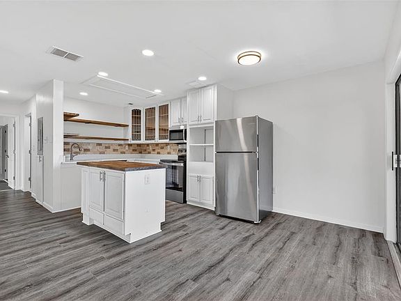 5th image of 1935 Conway Rd APT F6