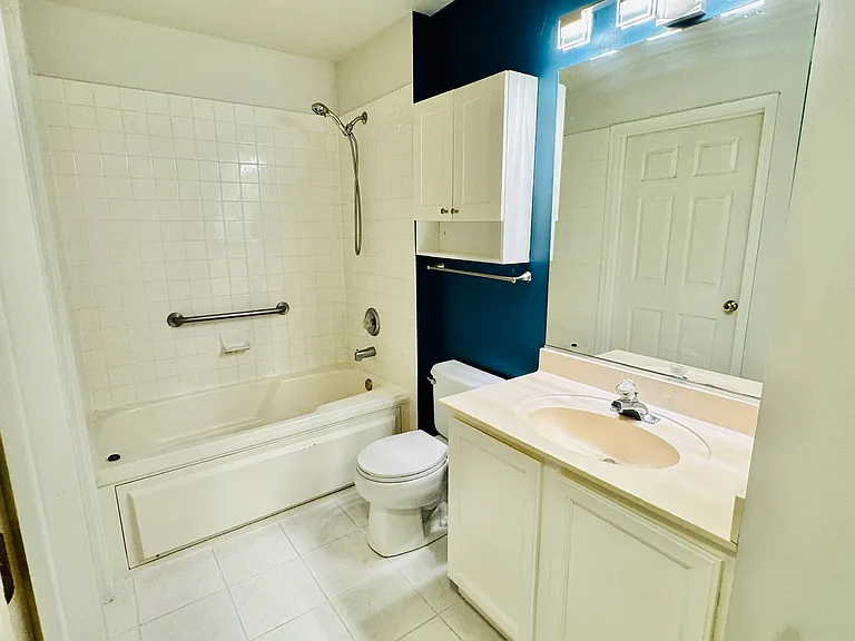 2910 Stockton Ct — Photo 8